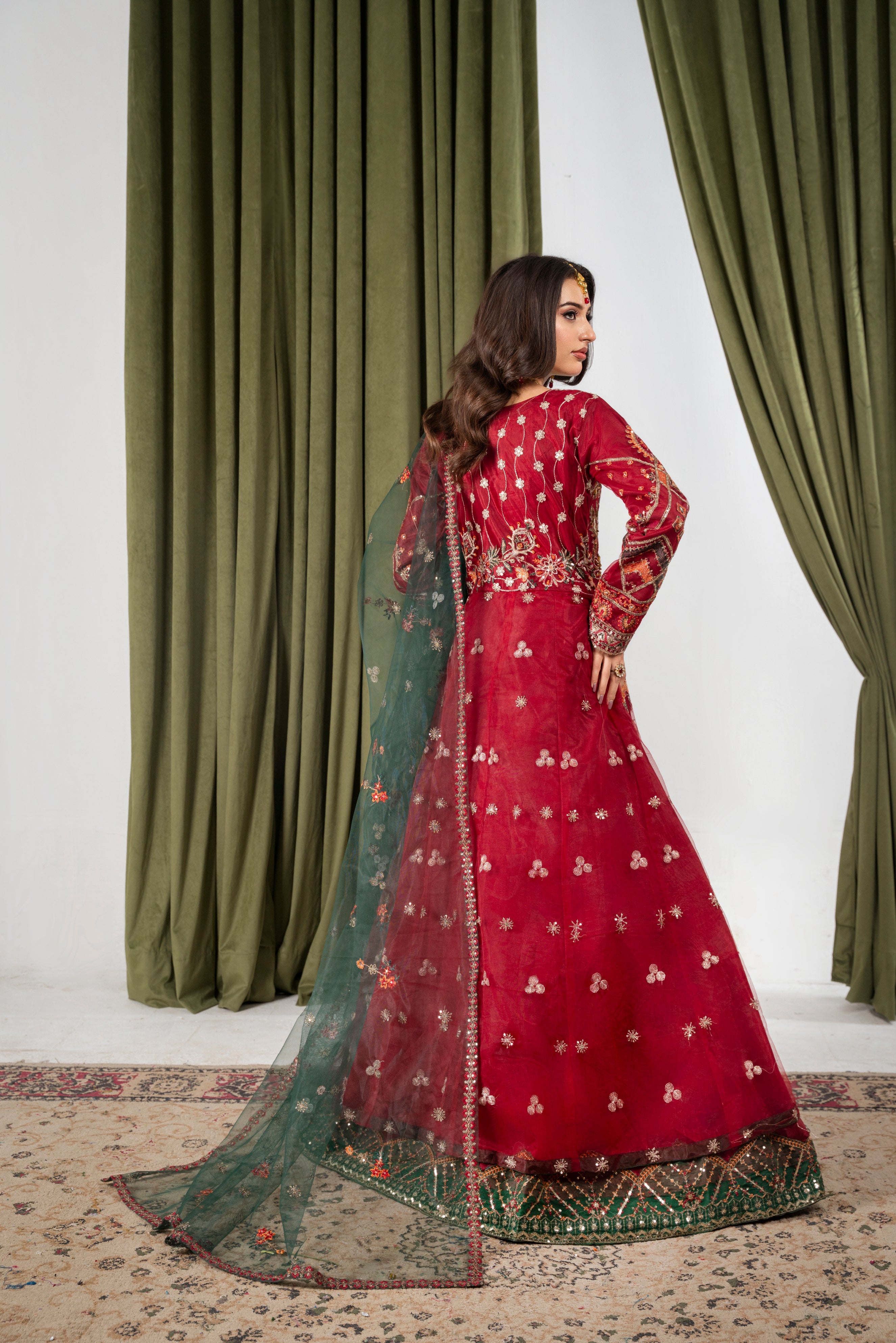 ALAYA Black & Maroon Maxi