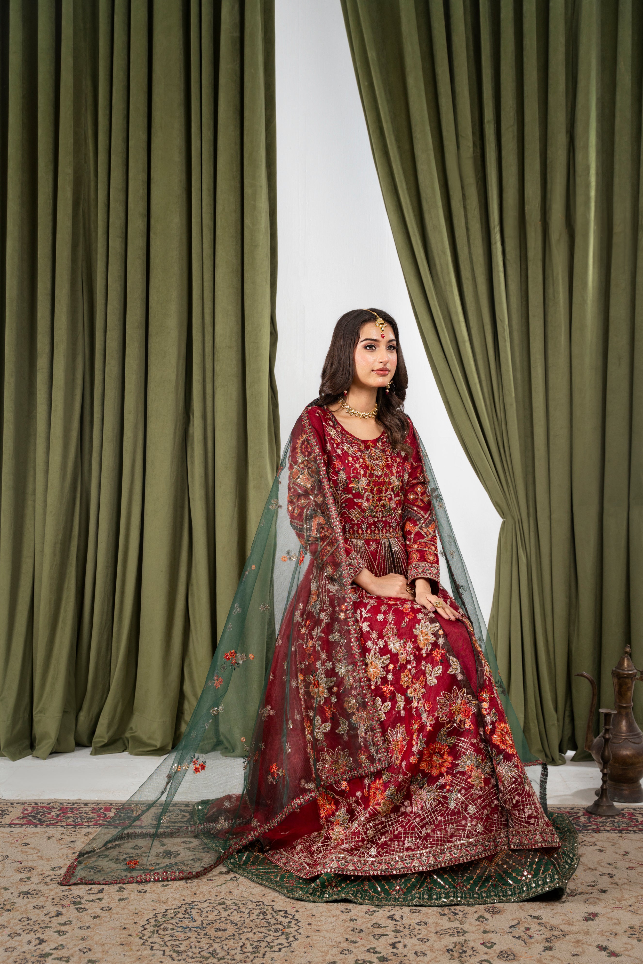 ALAYA Black & Maroon Maxi