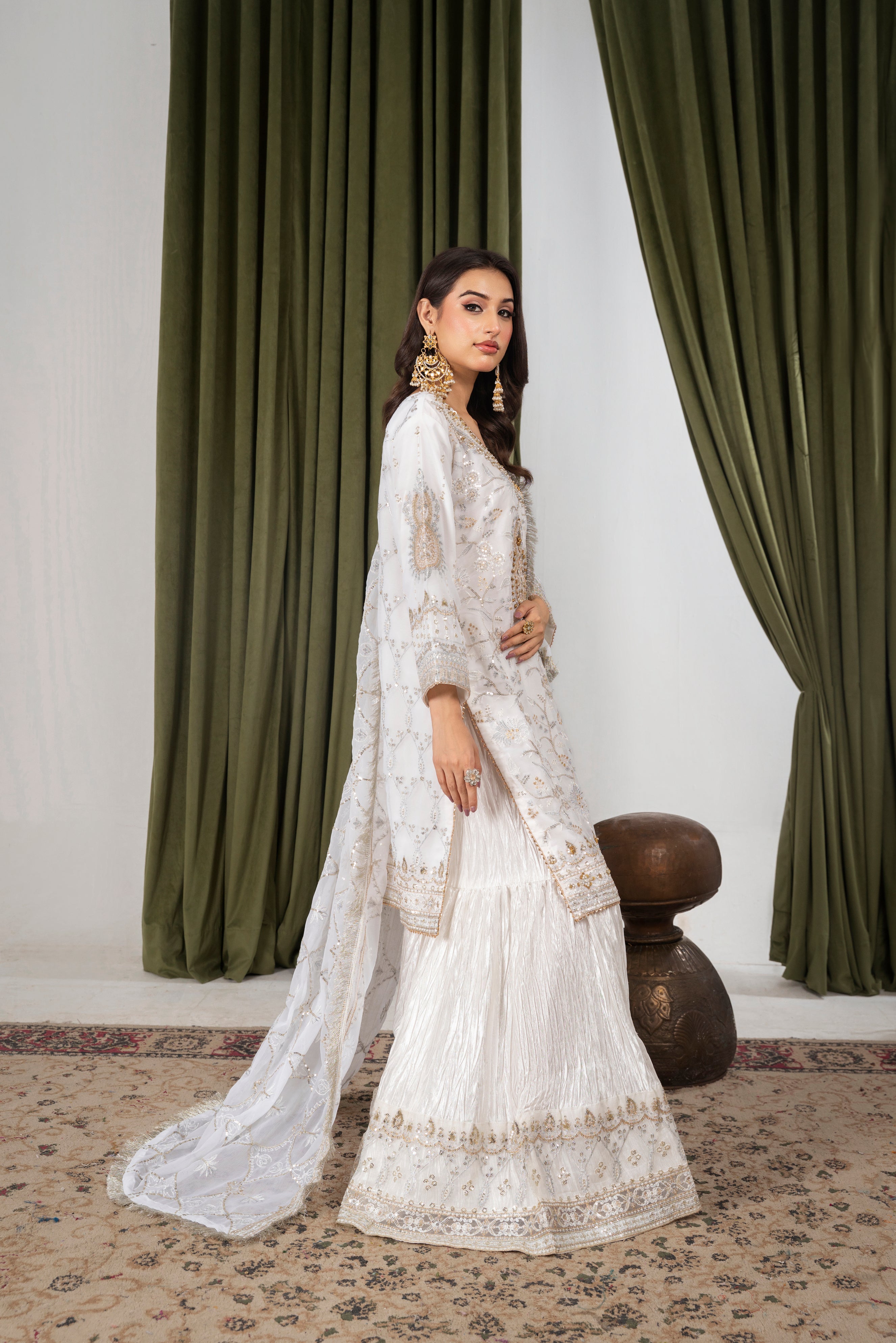 Beyza White & Gold Angrakha