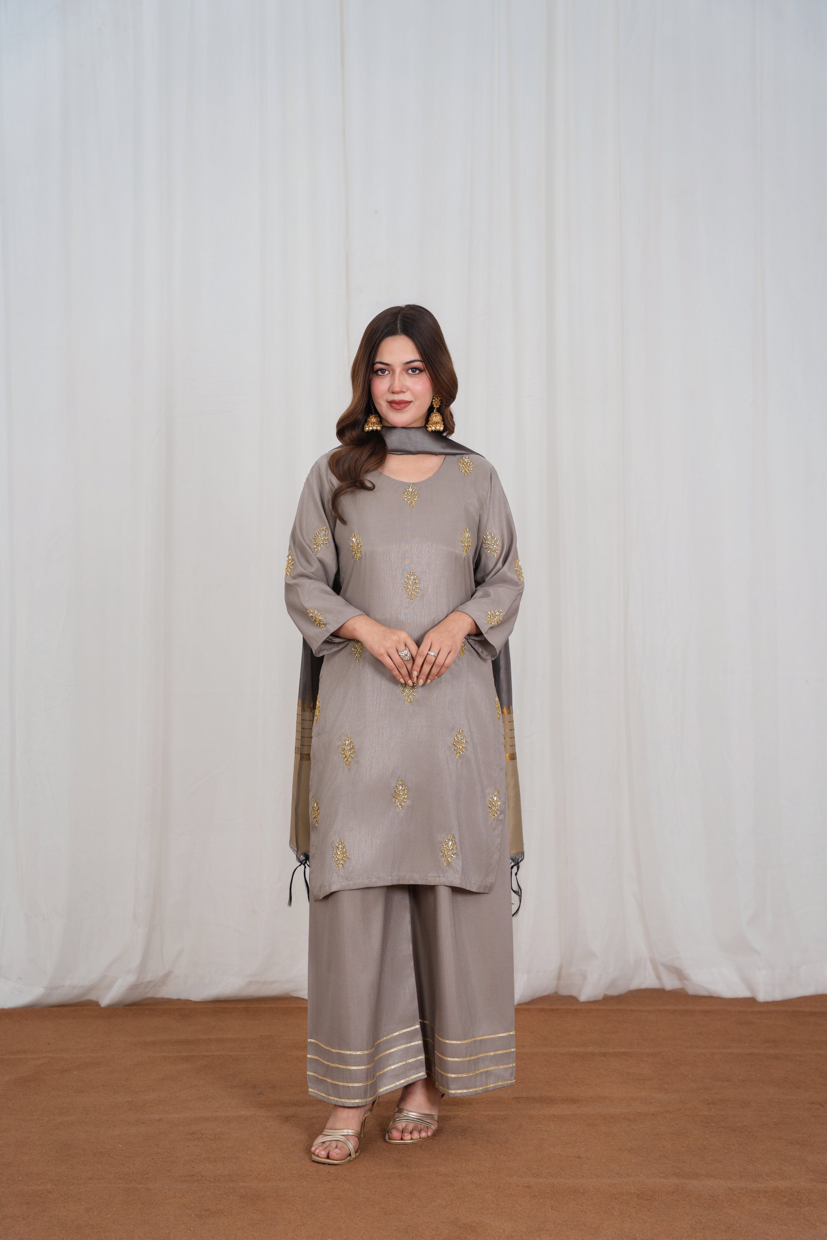 IZEL Raw Silk Taupe Grey