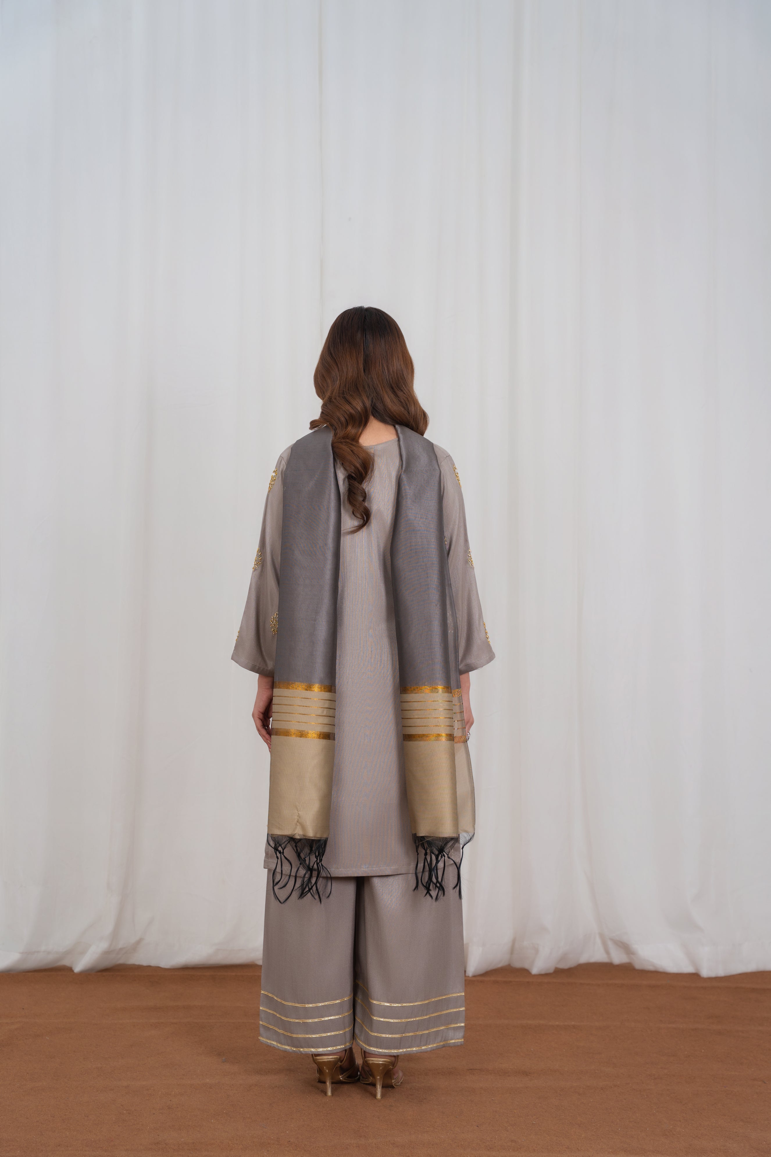 IZEL Raw Silk Taupe Grey
