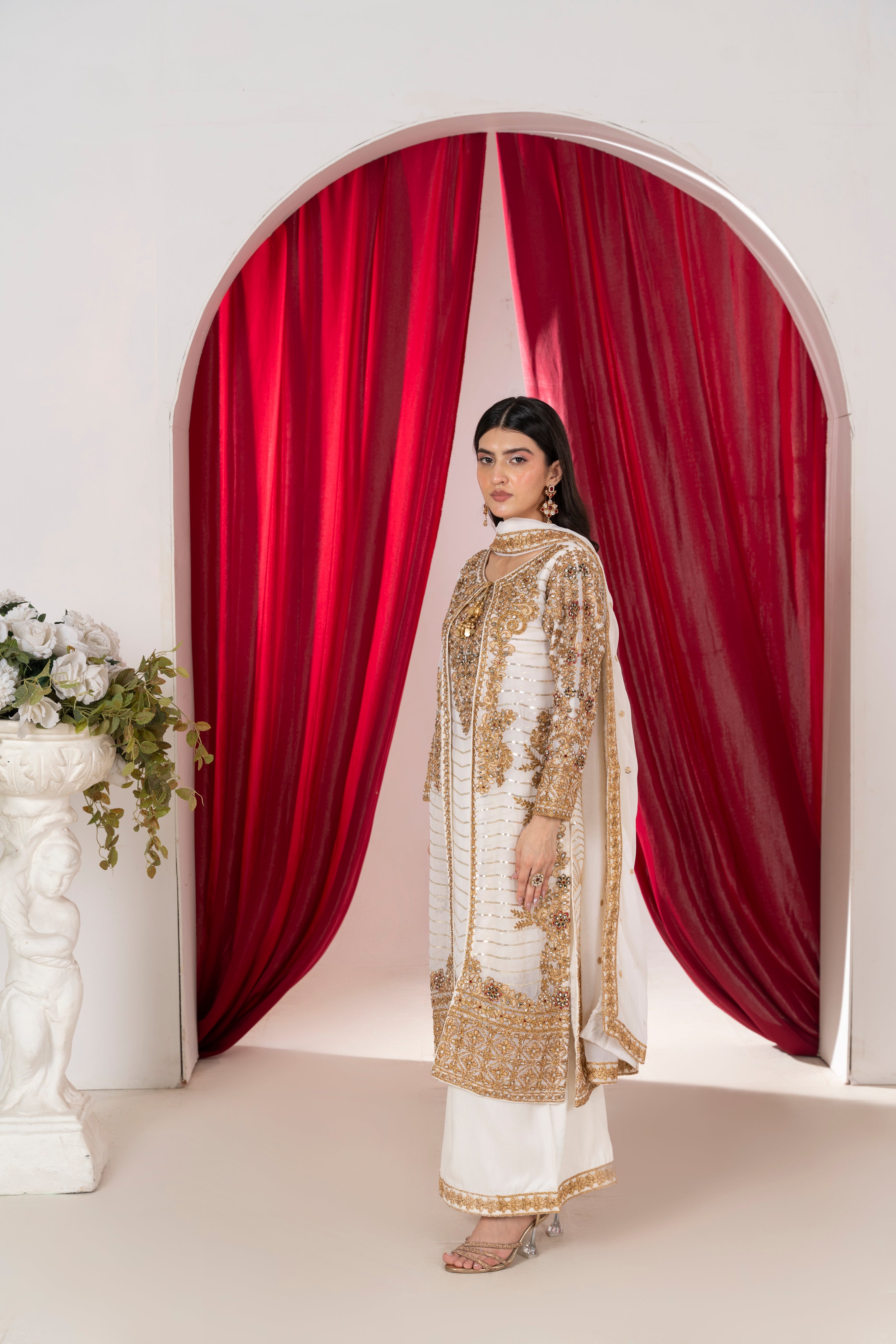 Elara Bloom - White & Gold Dori Coat