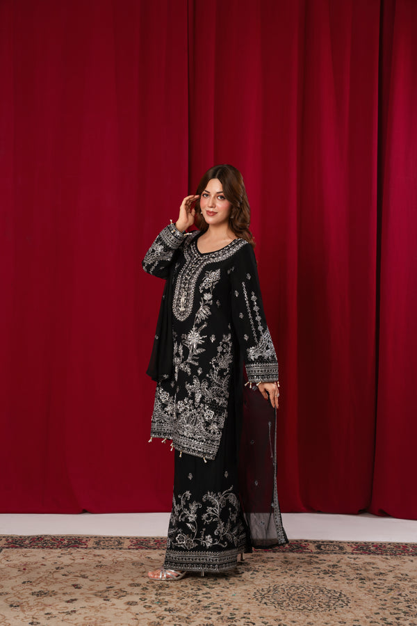 Noorah mystique black